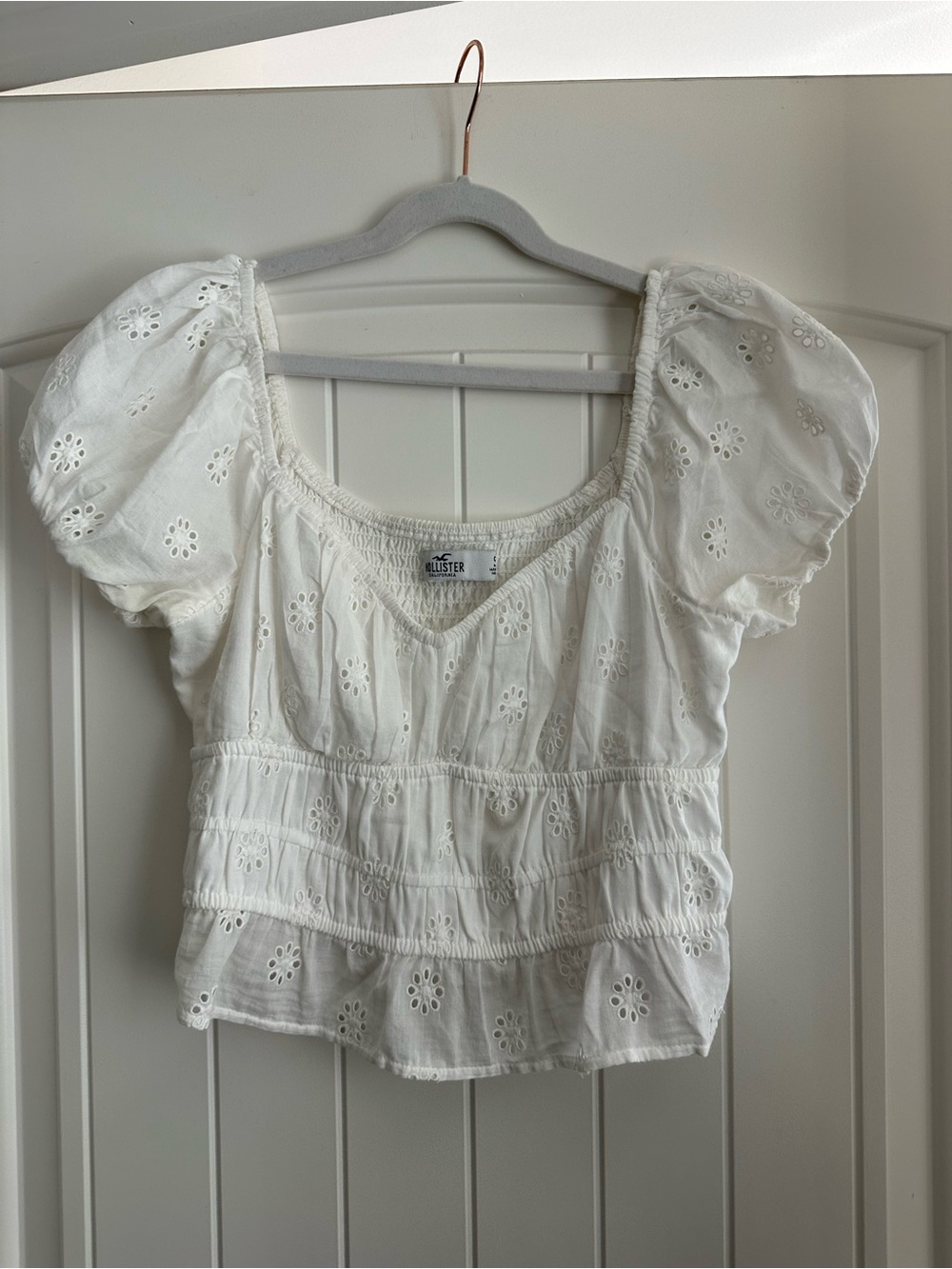 Hollister White Eyelet Puff-Sleeve Crop Blouse